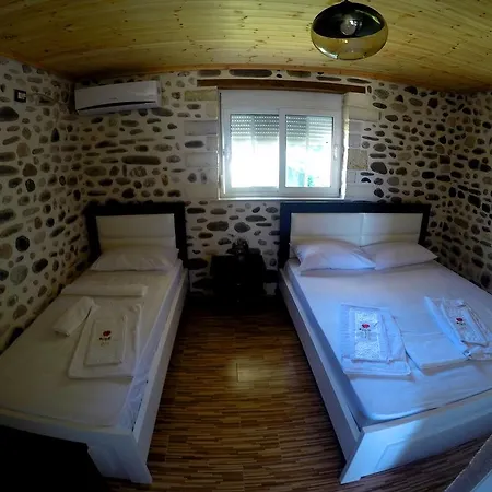 Guest house Vila Iliria Ksamil